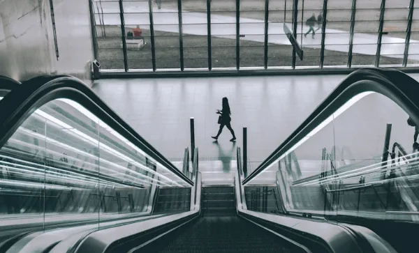 good leaver bad leaver afslutning rulletrappe